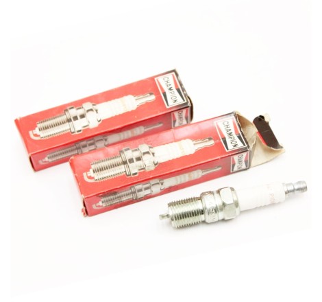 Lot de 10 bougies d'allumage CHAMPION RS9YC pour Talbot Samba Rallye