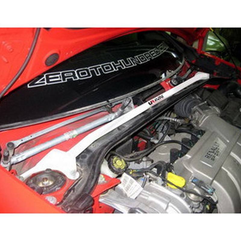 Barre anti-rapprochement supérieure avant 2 points ULTRA RACING pour Renault Clio 3 (toutes versions dont RS)